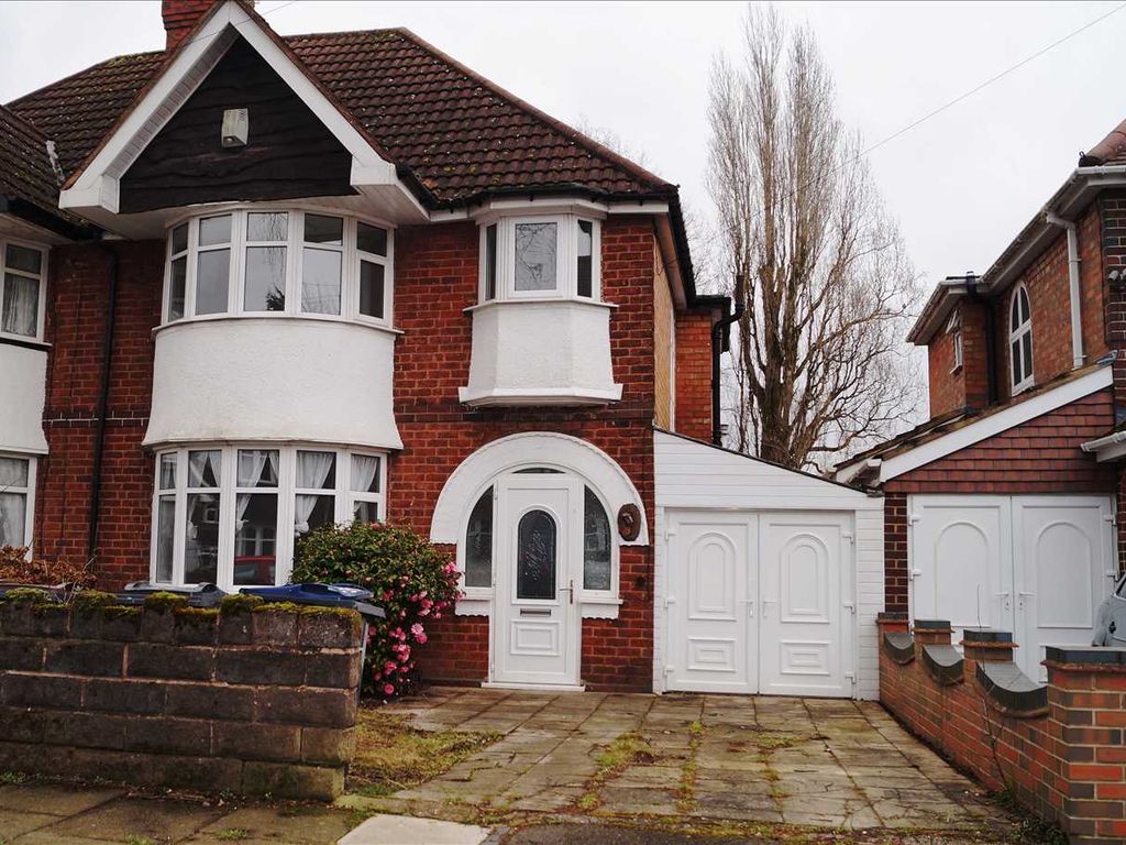 3 bed semidetached house to rent in Lullworth Road, Hall Green, Hall