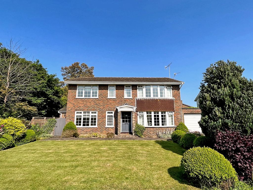 4 bed detached house for sale in Vicarage Lane, East Preston, West