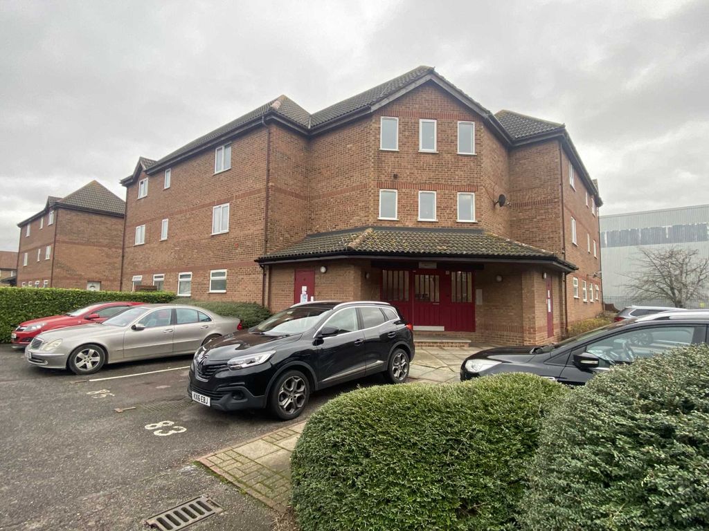 2 bed flat for sale in Frobisher Road, Erith DA8 Zoopla