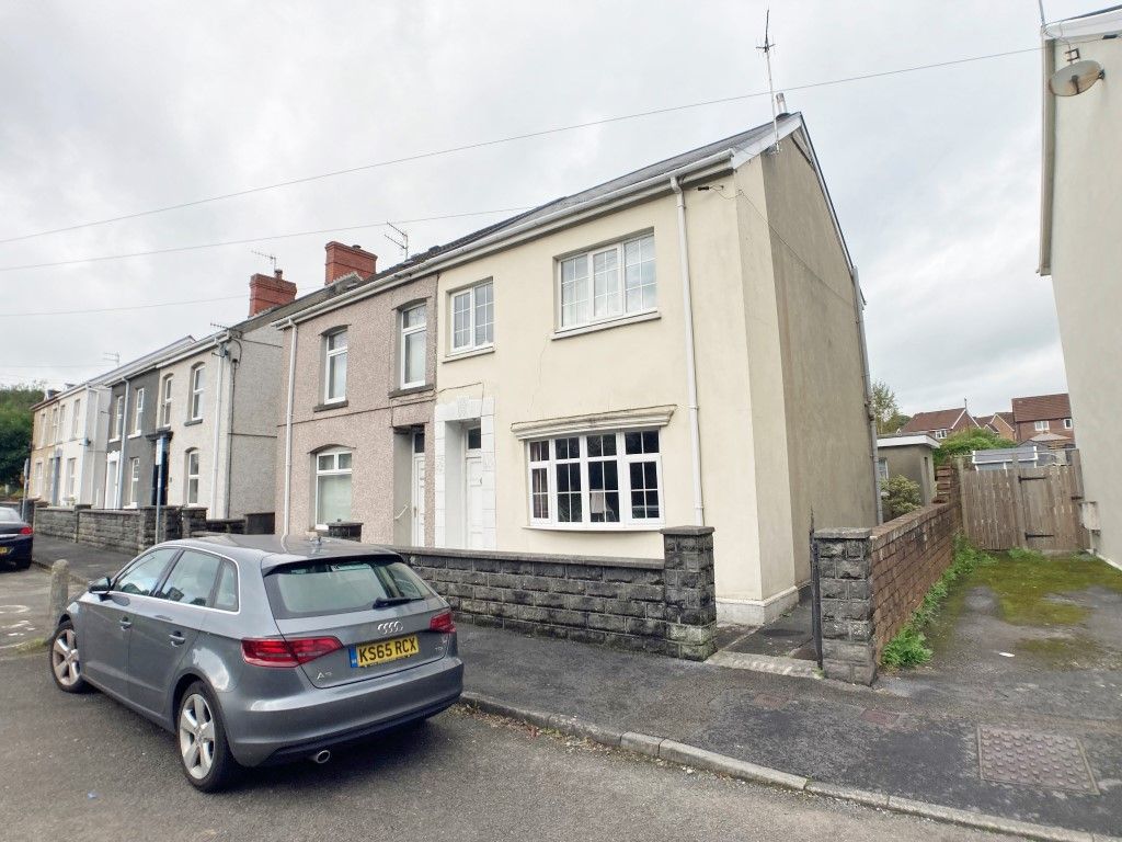 3 bed semidetached house for sale in Bryngwili Road, Hendy