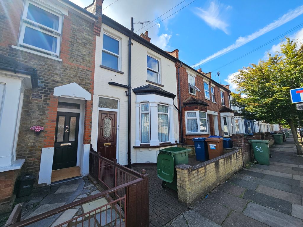 1 bed flat to rent in Graham Road, Harrow HA3, £1,250 pcm Zoopla