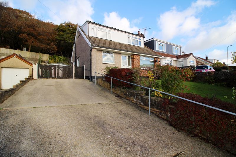 3 bed semidetached bungalow for sale in Whiterock Close, Graigwen