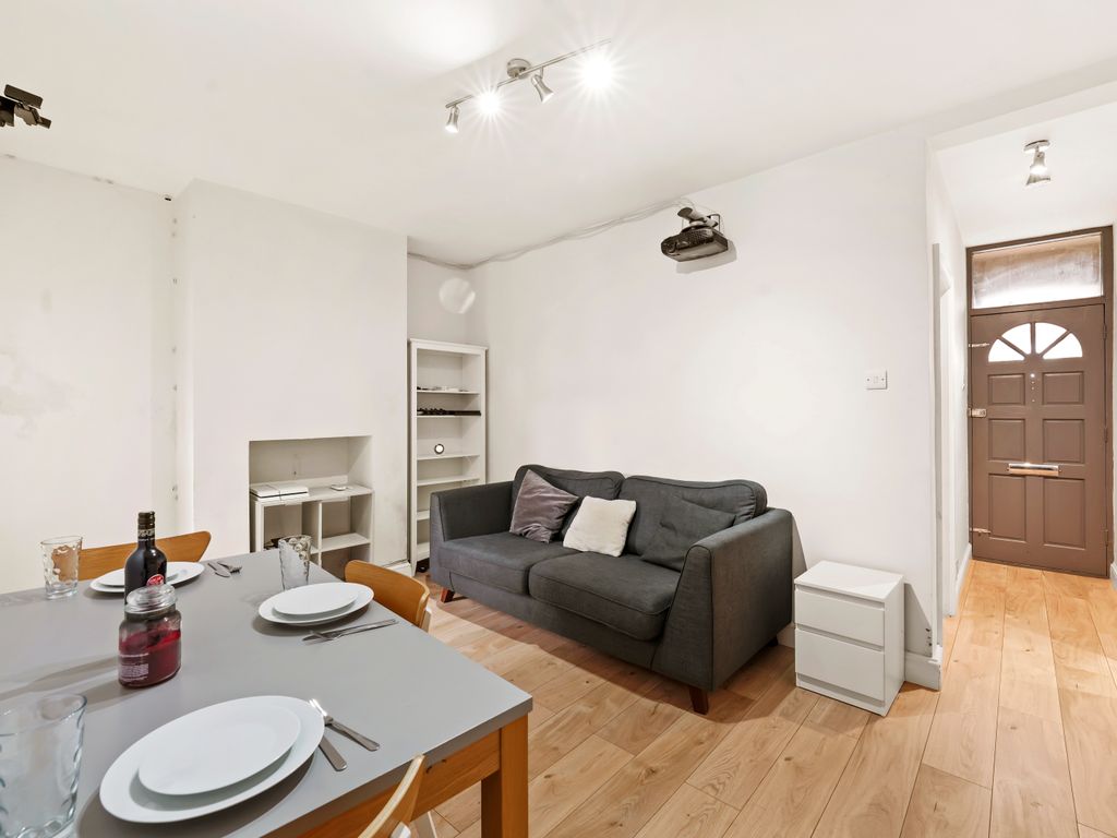 3 bed town house to rent in Sutherland Road, Belvedere DA17, £3,700 pcm