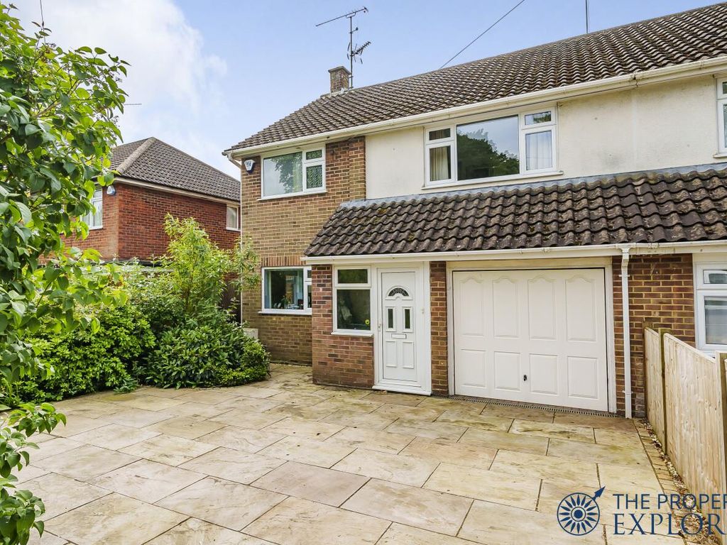 5 bed semidetached house for sale in Darlington Road, Basingstoke RG21