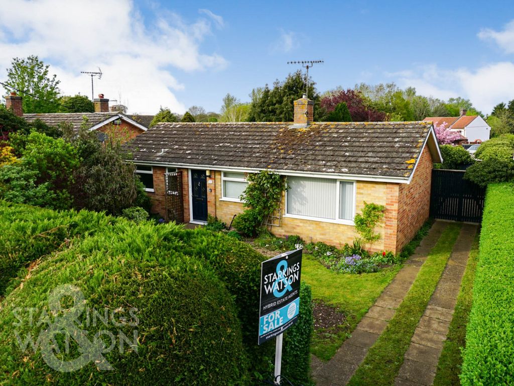 2 bed detached bungalow for sale in Station Road, Earsham, Bungay NR35