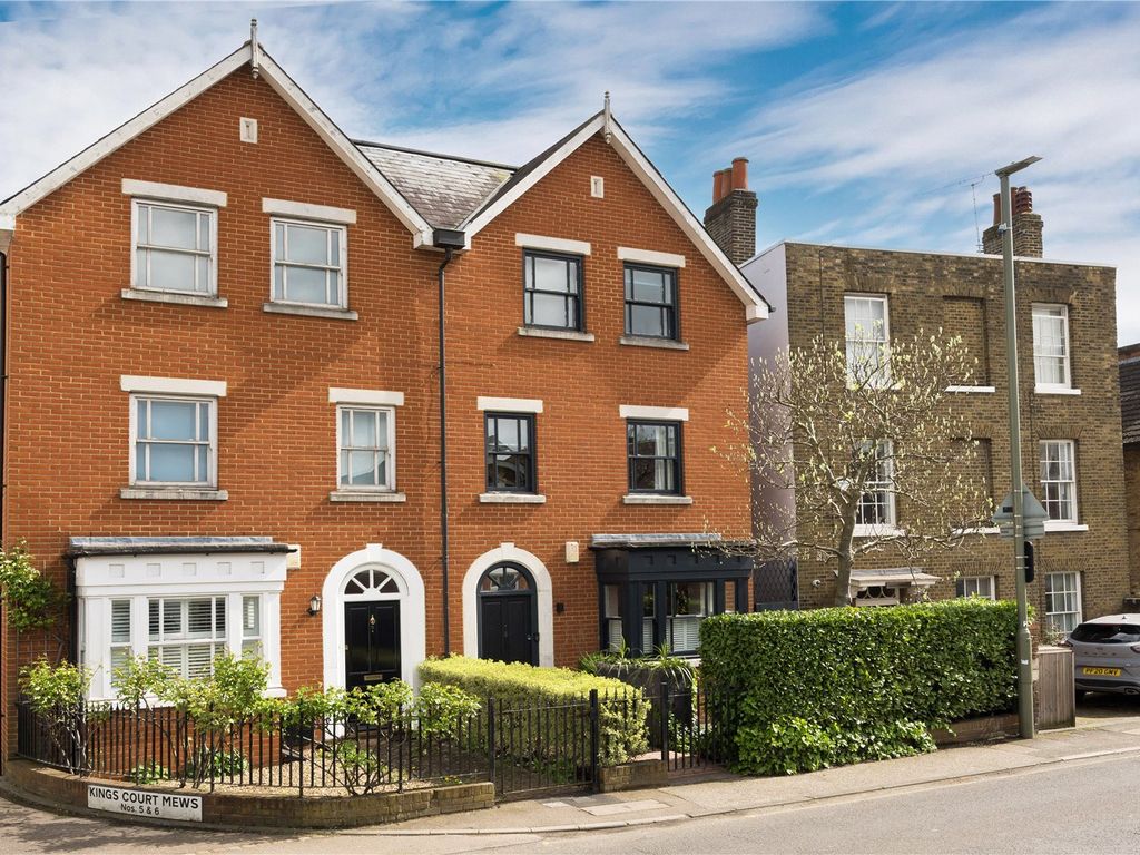 4 bed semidetached house for sale in Kings Court Mews, 152 Bridge Road