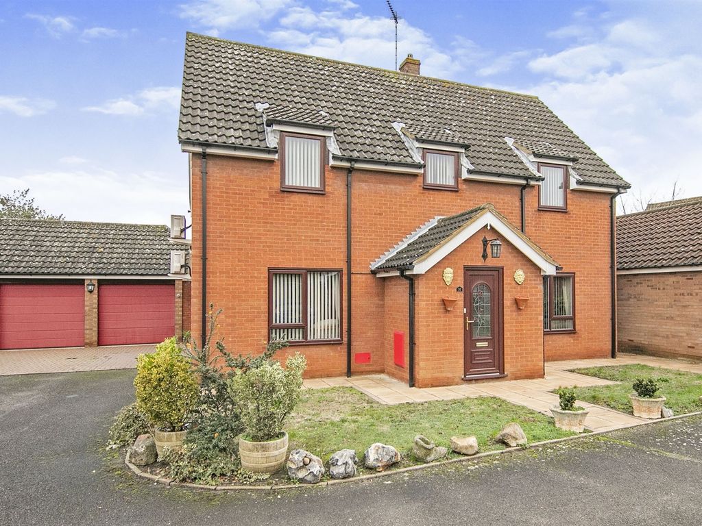 4 bed detached house for sale in Manor Road, Martlesham Heath, Ipswich