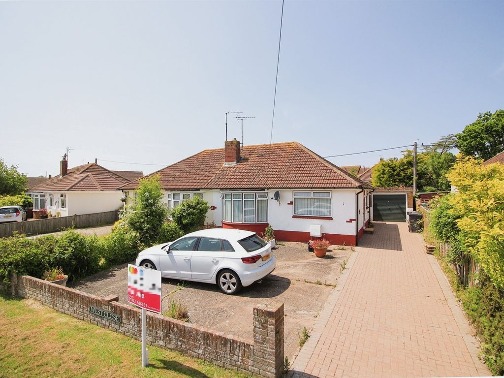 2 bed semidetached bungalow for sale in West Close, Polegate BN26, £
