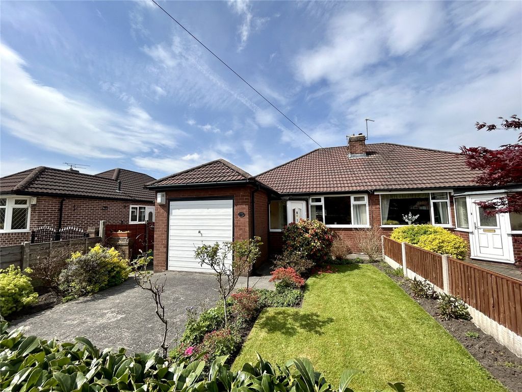 2 bed semidetached bungalow for sale in Lumb Lane, Audenshaw