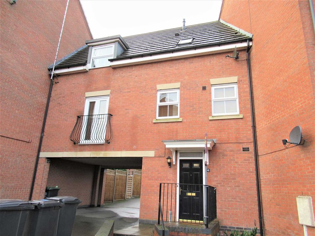 2 bed flat to rent in Blackwell Close, Higham Ferrers, Rushden NN10, £