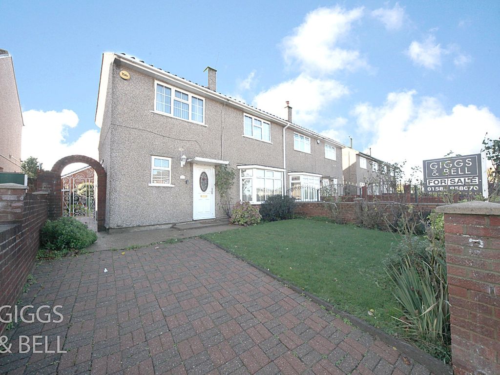 3 bed semidetached house for sale in Brunel Road, Luton, Bedfordshire LU4 Zoopla