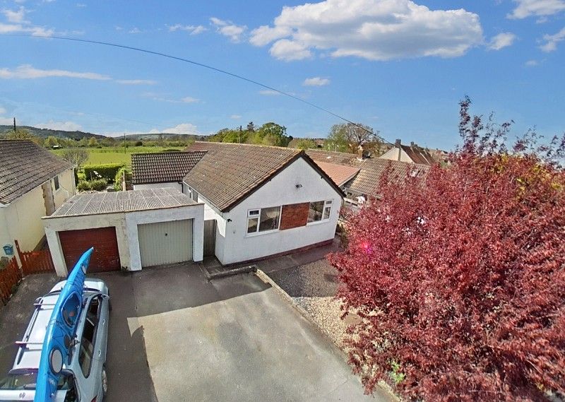 3 bed detached bungalow for sale in Yadley Close, North