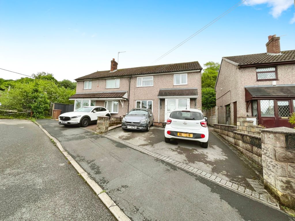 3 bed semidetached house for sale in Crestway Road, Baddeley Green