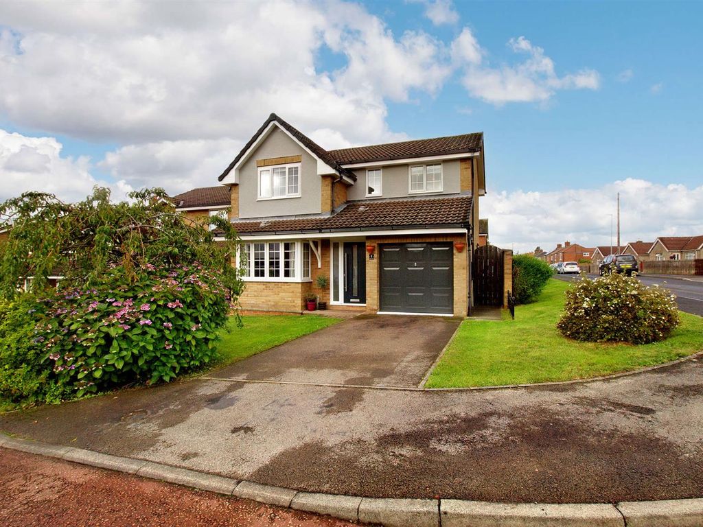 4 bed detached house for sale in Meadow Dale, Chilton, Ferryhill DL17