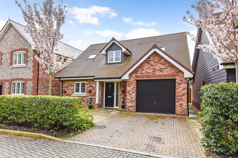 3 bed detached house for sale in Clay Lane, Chichester PO19, £595,000 Zoopla