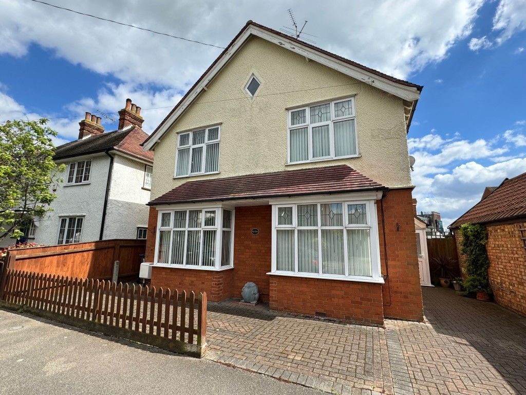 3 bed detached house for sale in Cowley Road, Felixstowe IP11, £425,000