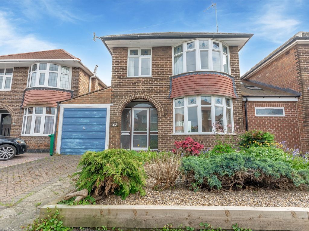 3 bed detached house for sale in St Austell Drive, Nottingham NG11 Zoopla