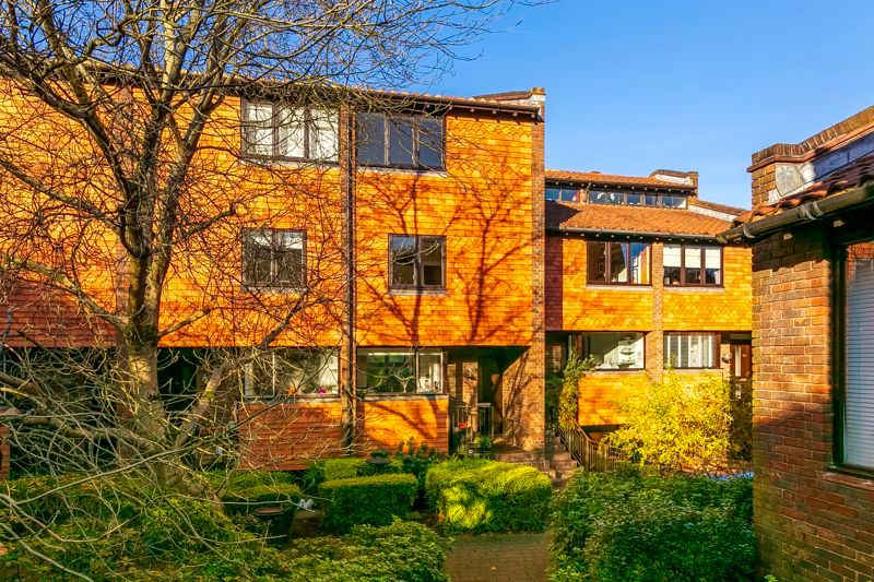 3 bed terraced house for sale in Mallard Place, Twickenham TW1, £