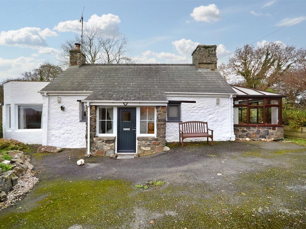 3 bed detached house for sale in Newport SA42, £525,000 Zoopla