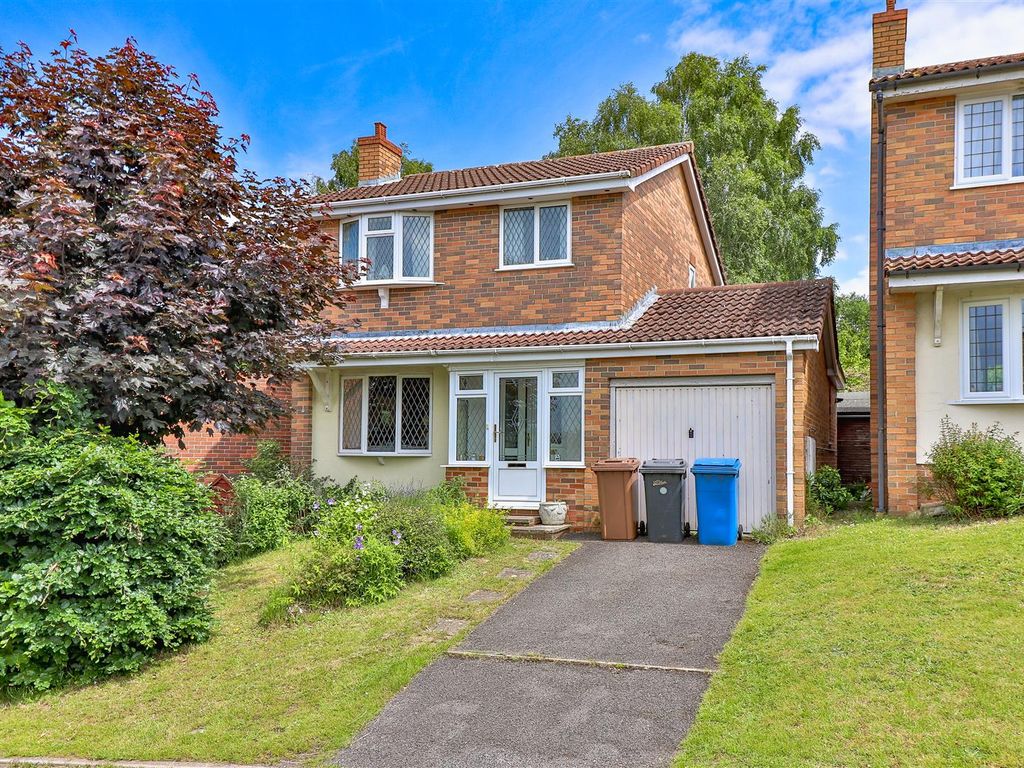 3 bed detached house for sale in Bourchier Close, Hadleigh, Ipswich IP7 ...