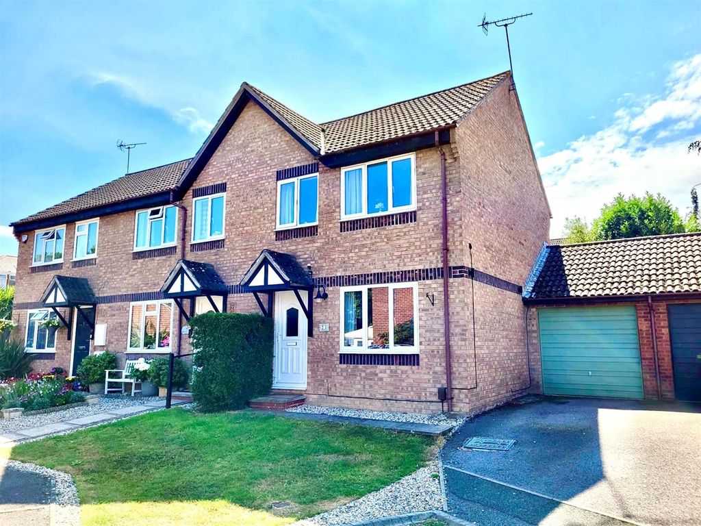3 bed semidetached house for sale in Olive Grove, Swindon SN25 Zoopla