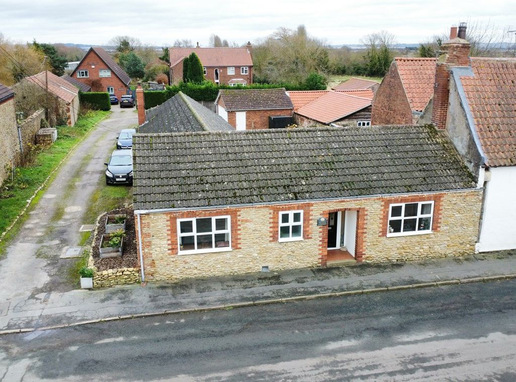 4 bed cottage for sale in Whitton, Scunthorpe DN15, £285,000 Zoopla