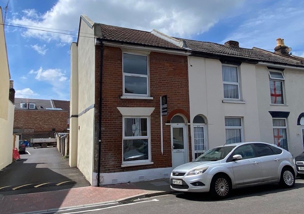 2 bed end terrace house for sale in St. Stephens Road, Portsmouth PO2