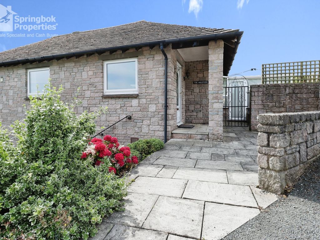 5 bed detached house for sale in Malt House Close, Trefonen, Oswestry