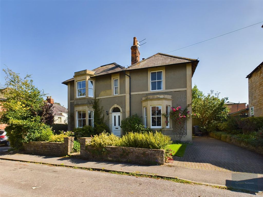 4 bed detached house for sale in Westbourne Gardens, Trowbridge
