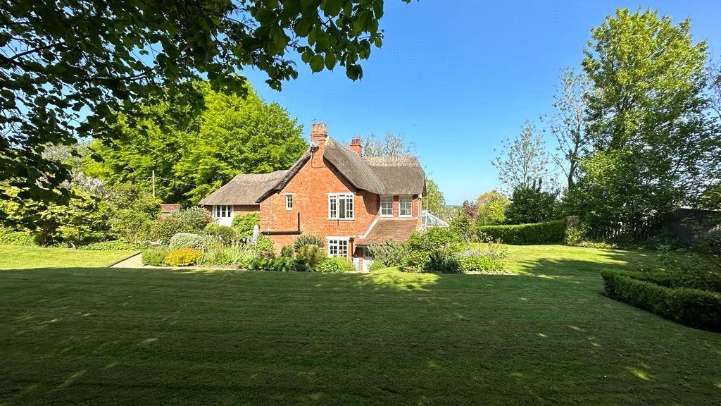 5 bed detached house for sale in Greens Lane Wroughton, Swindon SN4, £