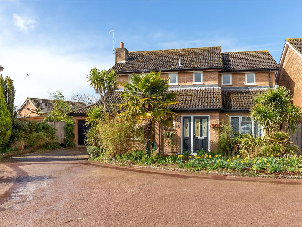 4 bed detached house for sale in Clevedon Drive, Earley, Reading