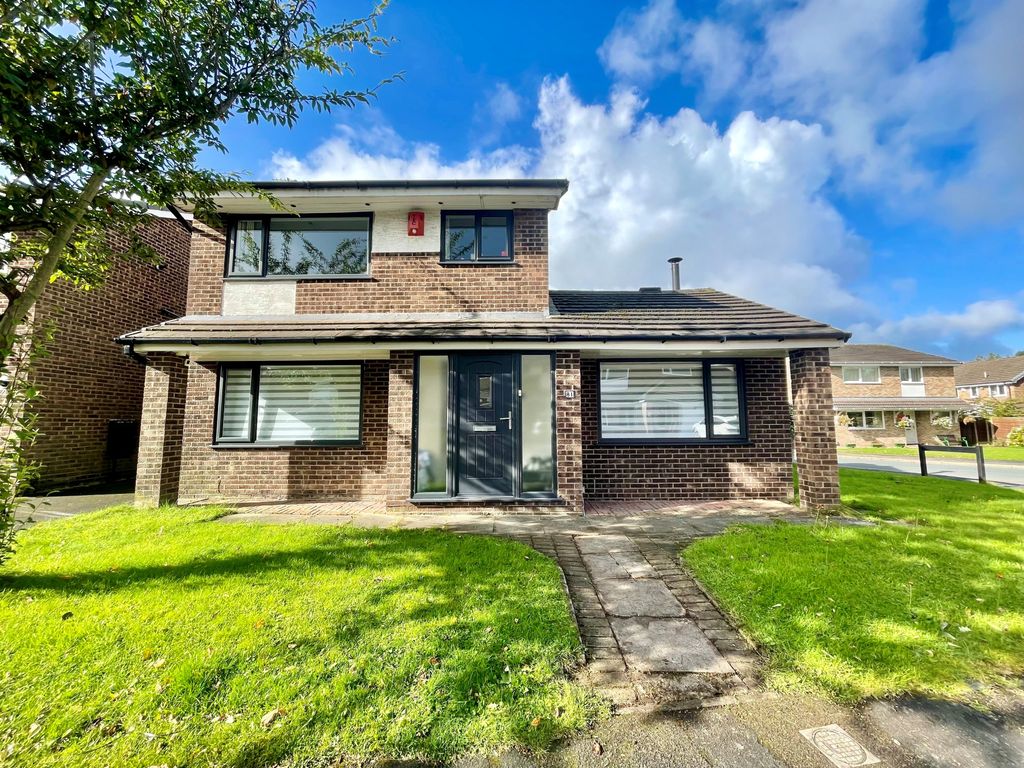 3 bed detached house for sale in Levensgarth Avenue, Preston PR2, £