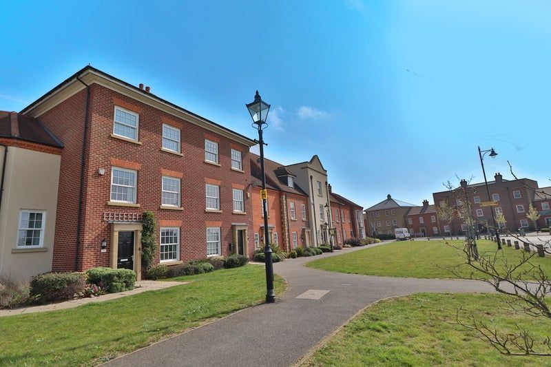 Room to rent in Room 5 Greenkeepers Road, Great Denham, Bedford MK40 Zoopla