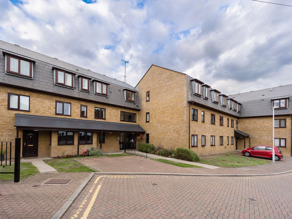 2 bed flat for sale in Pilots Place, Gravesend, Kent DA12 Zoopla