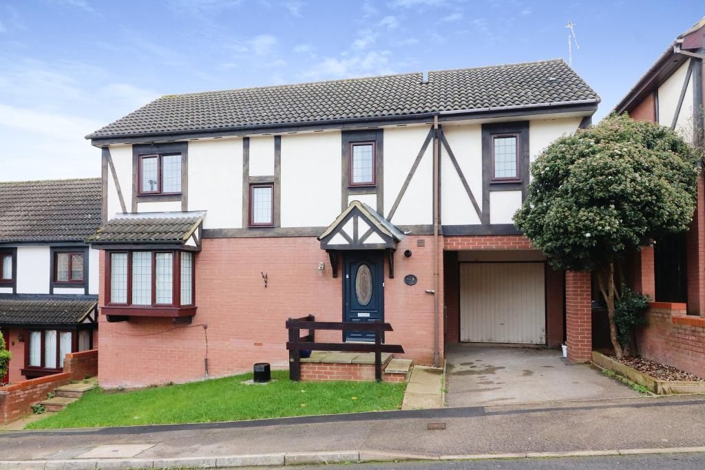 Ennismore Green, Luton, Bedfordshire LU2  