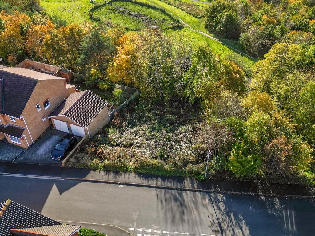 Land for sale in Holme Park Avenue, Upper Newbold, Chesterfield S41, £25,000 Zoopla