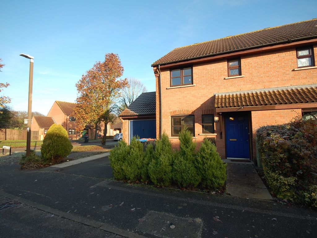 3 bed semidetached house for sale in Boxgrove Court, Monkston, Milton Keynes MK10, £175,000
