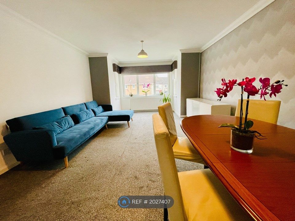 2 bed flat to rent in Easterwood Place, Coatbridge ML5, £975 pcm Zoopla