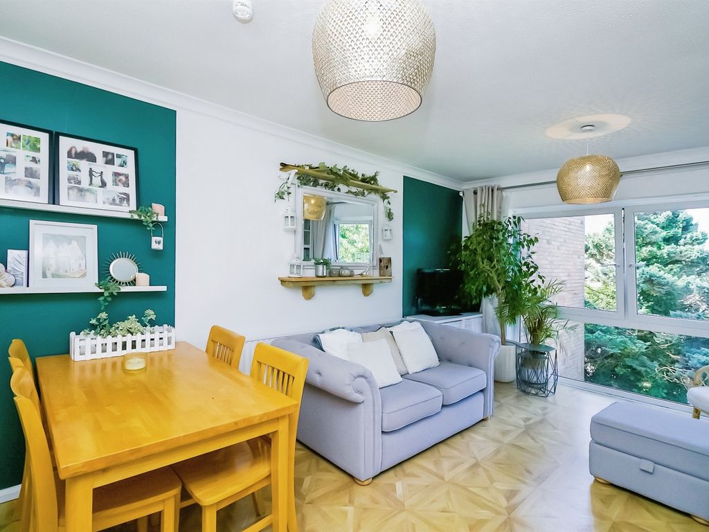 2 bed flat for sale in Pontypridd Road, Barry CF62, £170,000 Zoopla