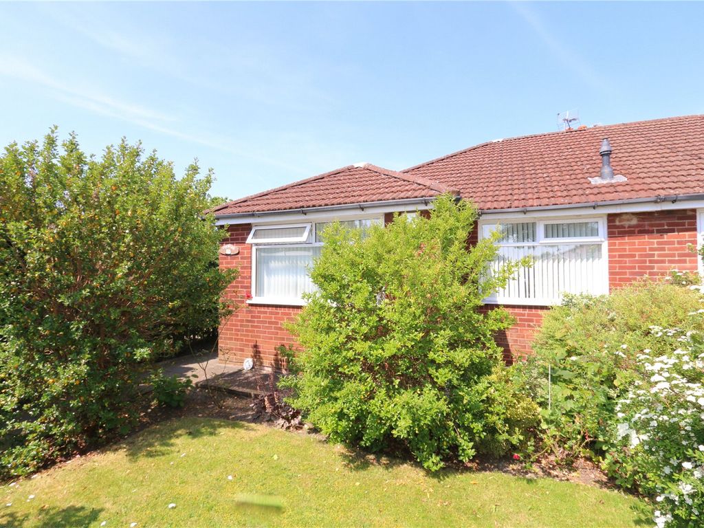 2 bed bungalow for sale in Mansfield Avenue, Denton, Manchester