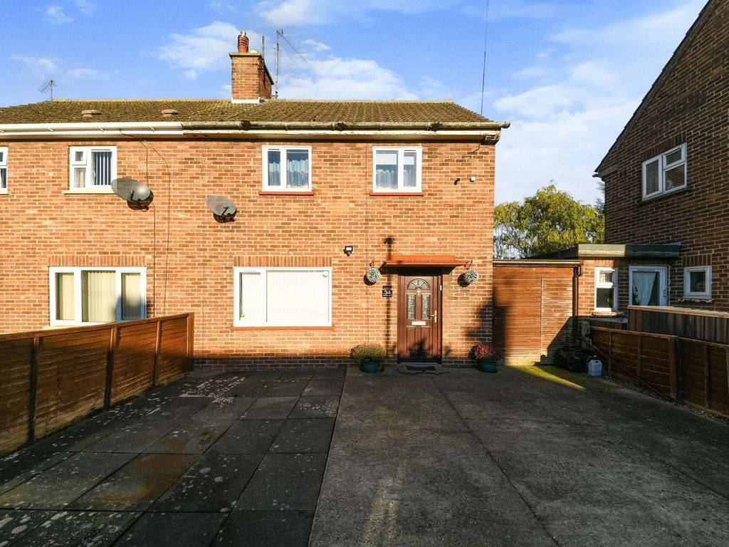 3 bed semidetached house for sale in Greenland Avenue, King's Lynn