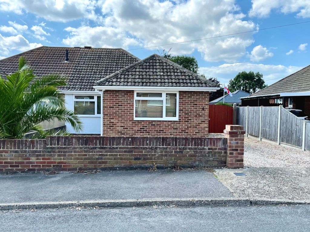 2 bed bungalow to rent in Freemans Road, Minster, Ramsgate, Kent CT12