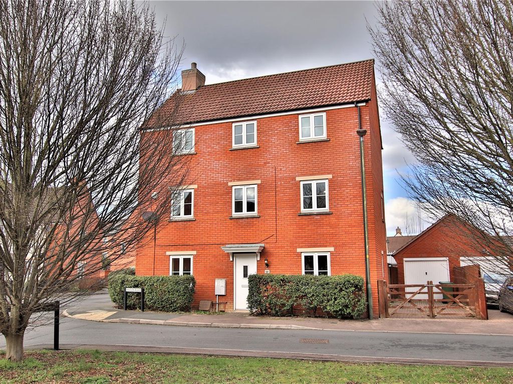 4 bed detached house for sale in Falcon Road, Walton Cardiff