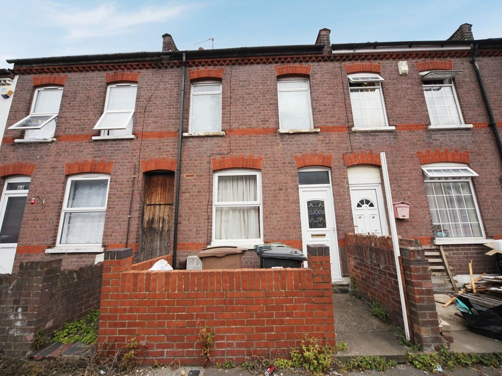 3 bed terraced house for sale in Naseby Road, Luton LU1 Zoopla