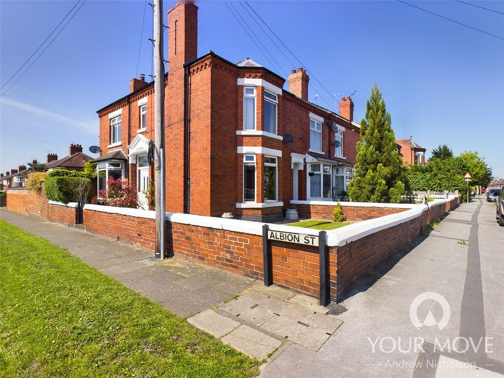 4 bed end terrace house for sale in Albion Street, Crewe, Cheshire CW2