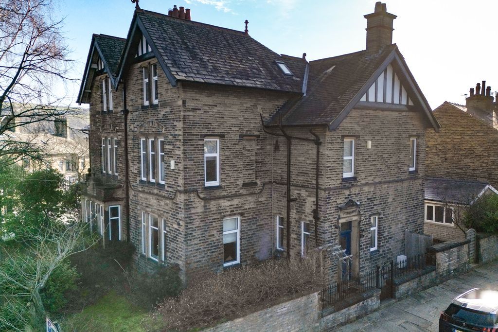 4 bed semidetached house for sale in Stafford Parade, Halifax HX3 Zoopla
