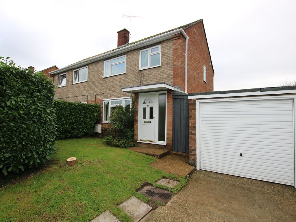 3 bed semidetached house to rent in Mason Road, Burwell CB25, £1,100