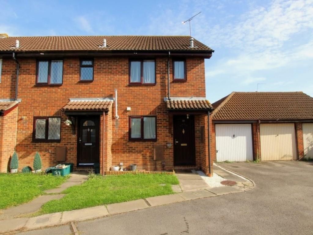 2 bed end terrace house for sale in Barclay Road, Calcot, Reading RG31