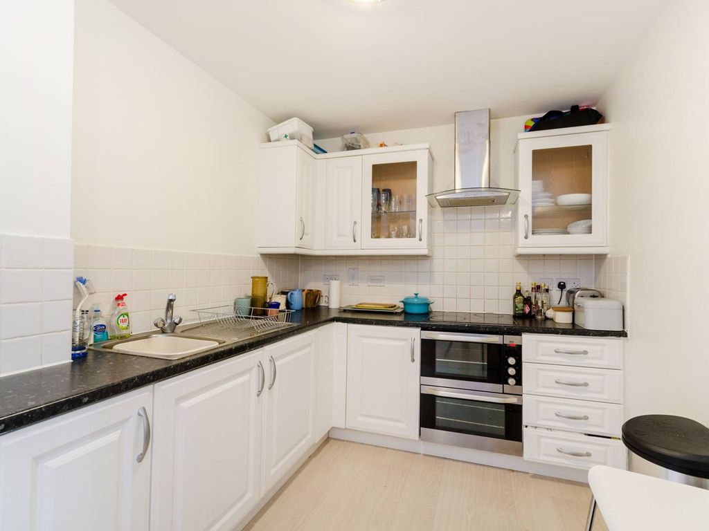2 bed flat to rent in London Road, Kingston, Kingston Upon Thames KT2
