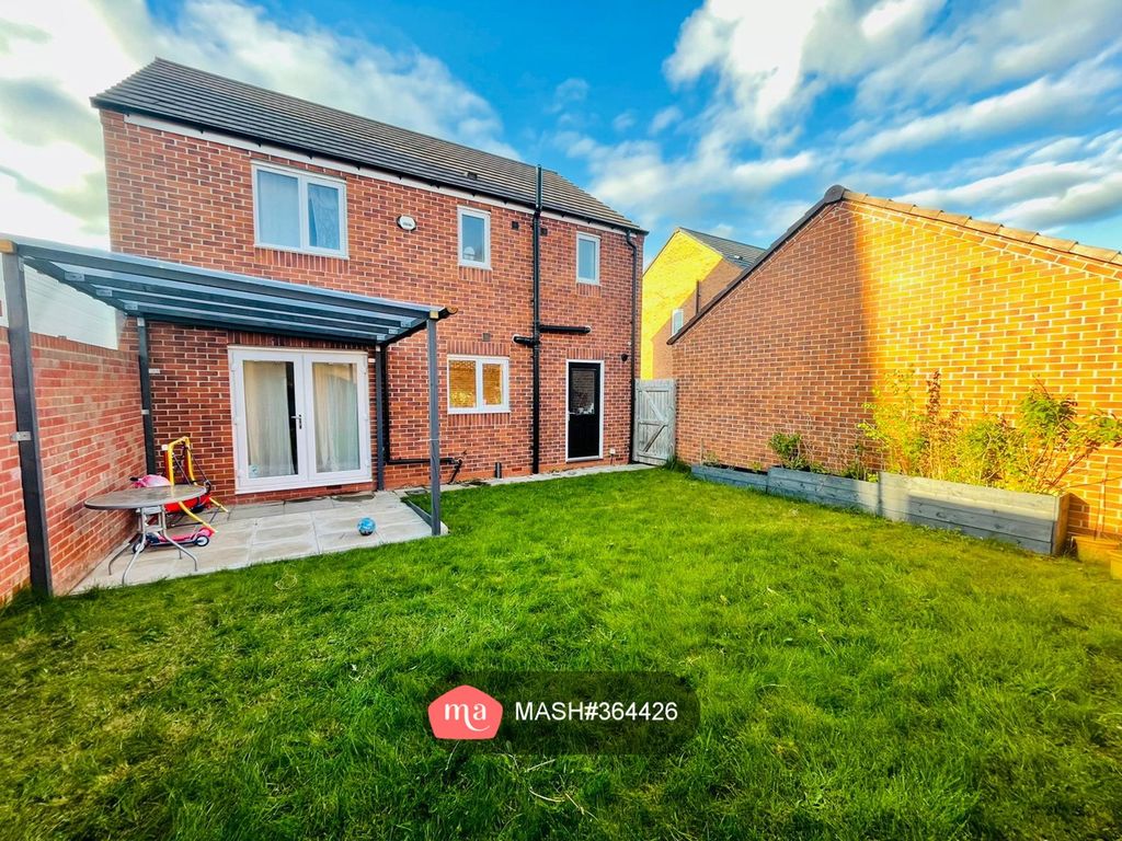 4 bed detached house to rent in Greenfields Drive, Newport TF10 Zoopla